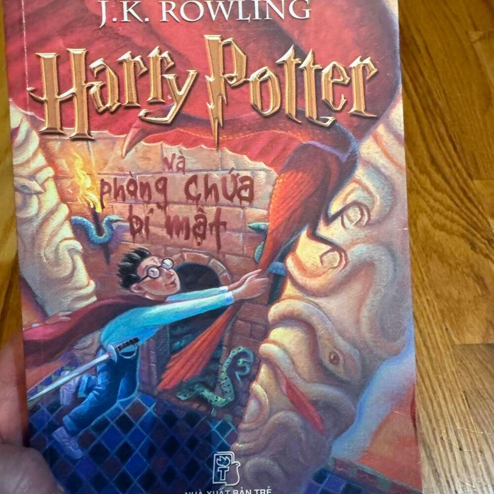 Harry Potter và Phòng Chứa Bí Mật Vietnamese Paperback